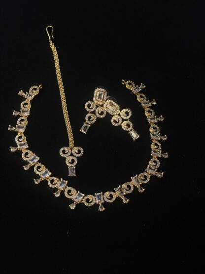 Elegant Zircon Necklace and Earrings Set - Image 2