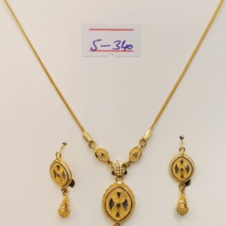 This 21k gold necklace and earring set features a delicate bead silhouette design, perfect for everyday elegance.