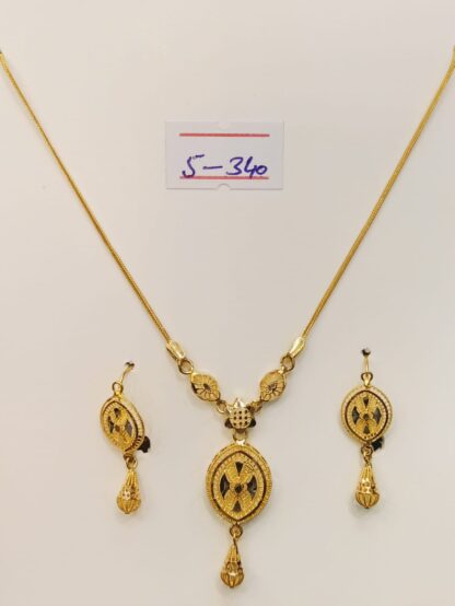 This 21k gold necklace and earring set features a delicate bead silhouette design, perfect for everyday elegance.