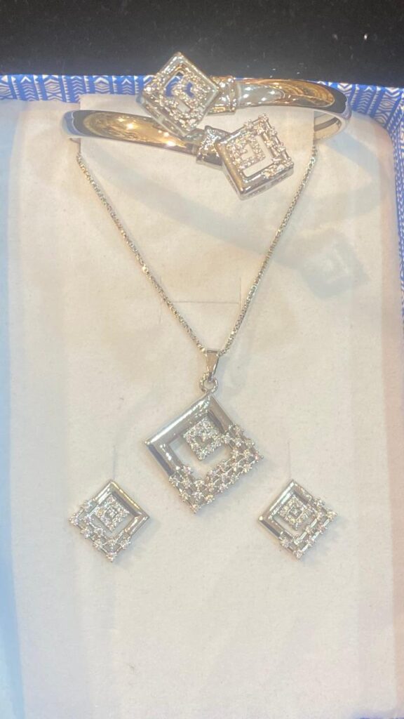 Geometric Silver Jewelry Set with Crystals 2