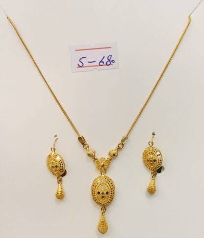 21K Gold Pendant Necklace and Earring Set