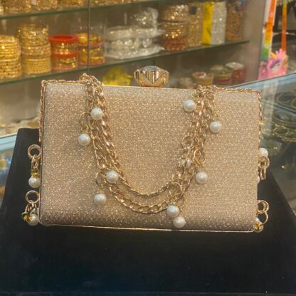 Luxe Pearl Clasp Clutch with Bold Chain