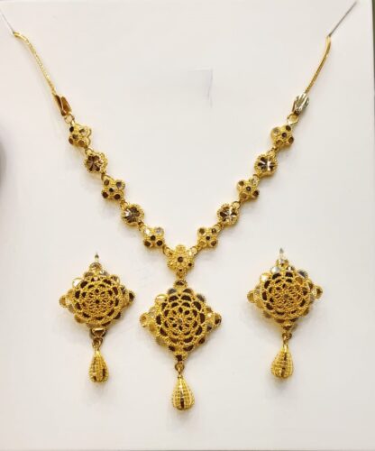 Fil Fili: 21ct Gold Necklace and Earring Set - Image 2