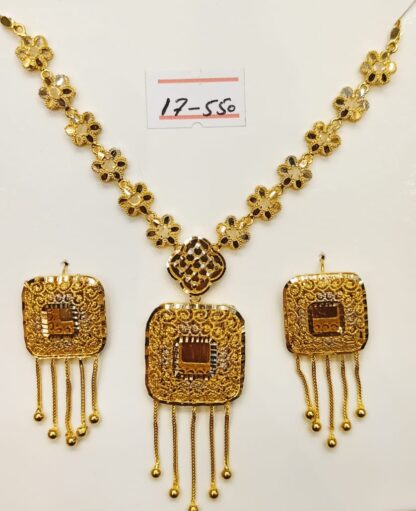 21K Gold Square Pendant Necklace and Stud Earring Set