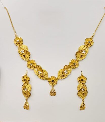 2-Tola Gold Pakistani Wedding Necklace Set with Exquisite Craftsmanship - Image 2