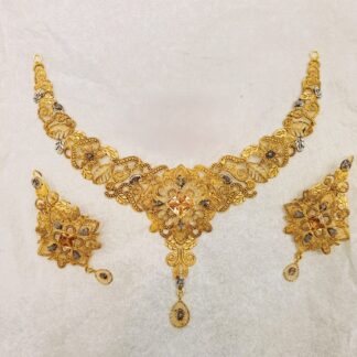 2-Tola Gold Pakistani Wedding Necklace Set with Exquisite Craftsmanship