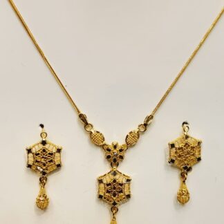 21K Gold Designer Pendant Necklace Set (Half Tola)