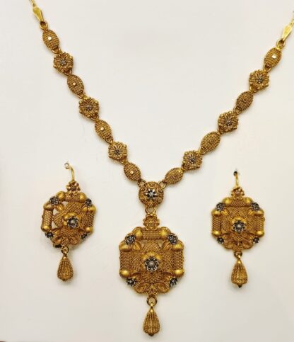 21ct Gold Kundan Necklace and Earrings Set with Kaylani Chain