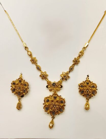 Bijoux Royale 21ct Gold Necklace and Earrings Set