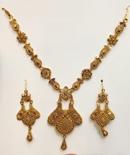 Exquisite Gold Madrasi Necklace Set with Matching Madrasi Earrings