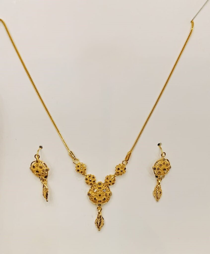 Modern Gold Chain Mala Set – Under PKR 110000 3