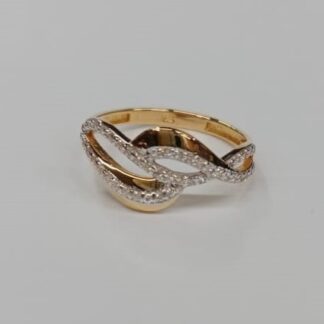 Luxury Wavy Gold Ring with Zirconia