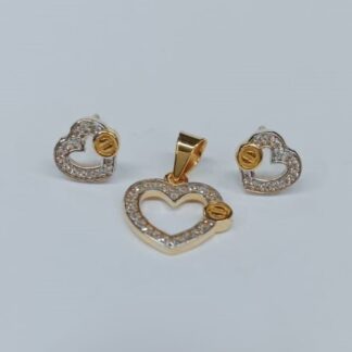 Romantic Heart Gold Pendant Set for Valentine’s Day with Diamond Accents