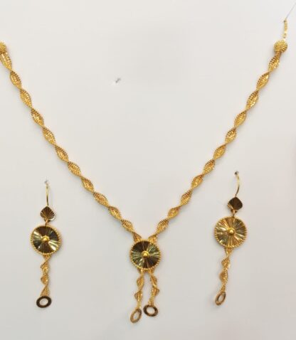 Twisted Chain 22K Gold Half Set with Unique Round Pendant - Image 2