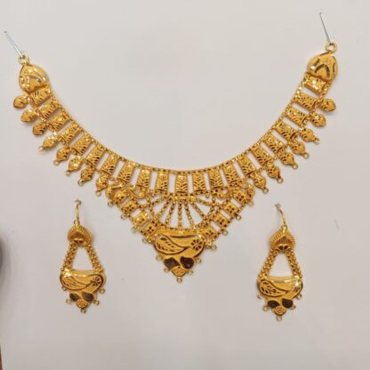 15 Grams 22ct Gold Filigree Necklace Set with Earrings - Image 2