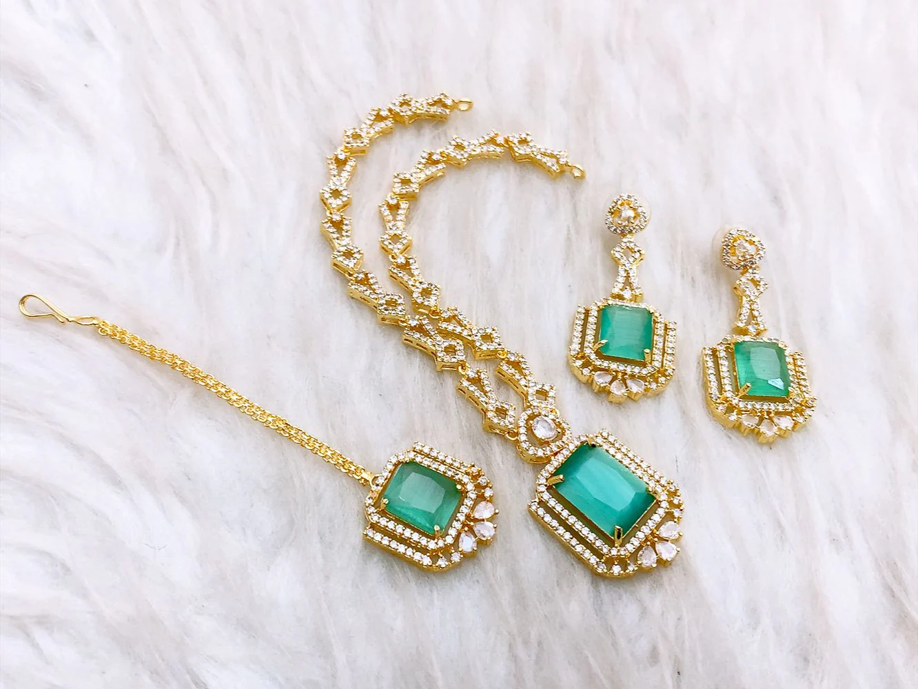 Emerald Green Radiant-Cut Luxury Jewelry Set Emerald Green Radiant-Cut Luxury Jewelry Set - Image 2