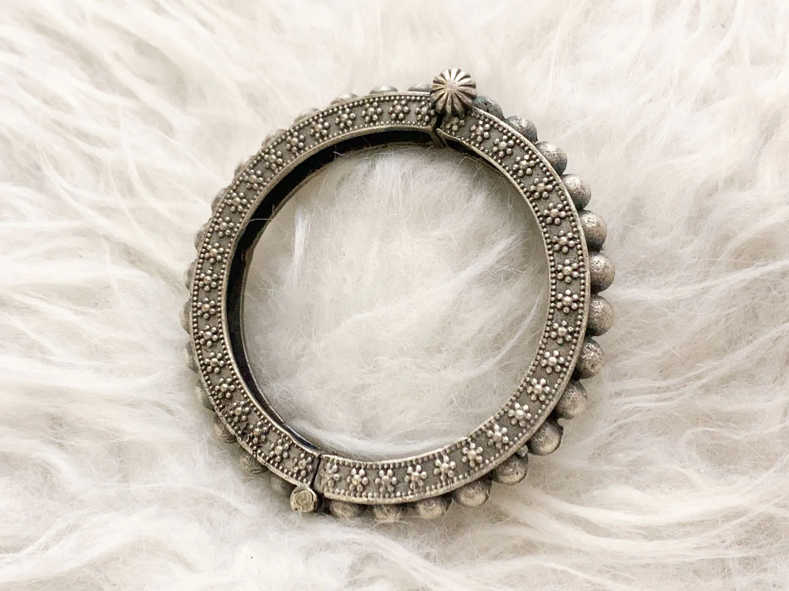 Chrome Hearts Style Oxidized Silver Heritage Bangle Set — Hong Kong Streetwear Edition Vintage oxidized silver bangle featuring intricate floral star engravings and beaded edges for a gothic Hong Kong streetwear aesthetic.