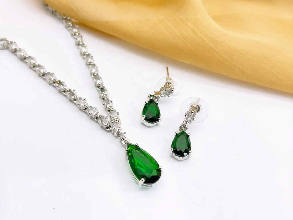 Simple 925 silver necklace for women, minimalist jewelry design for office and casual wear in Pakistan.