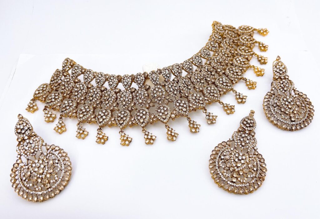 Luxury champagne zircon necklace set with silver bonding, premium wedding jewelry for 2026 Walima.