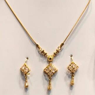 Delicate Los Angeles Diamond-Lattice 22K Gold Jewelry Set Delicate Los Angeles Diamond-Lattice 22K Gold Jewelry Set
