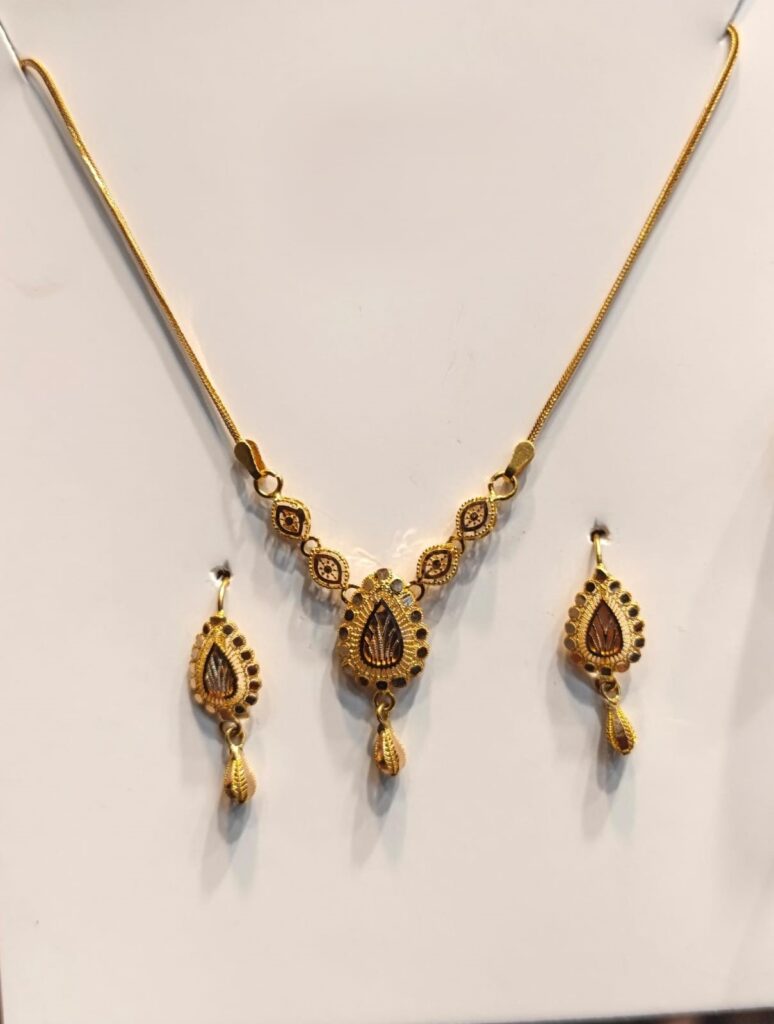 Minimalist New York Teardrop 22K Gold Jewelry Set - 7g